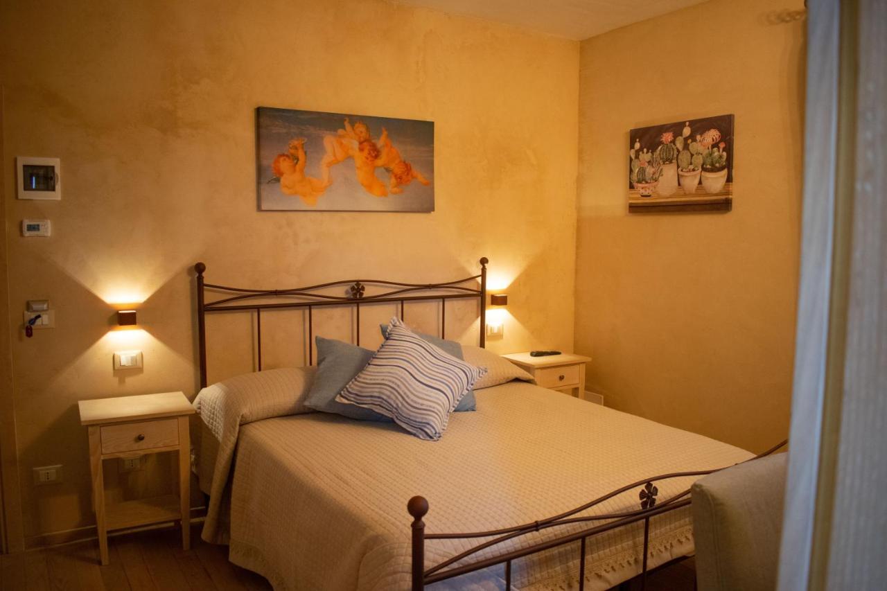 Camera Iris - B&B Antico Casale Monte San Biagio Zewnętrze zdjęcie
